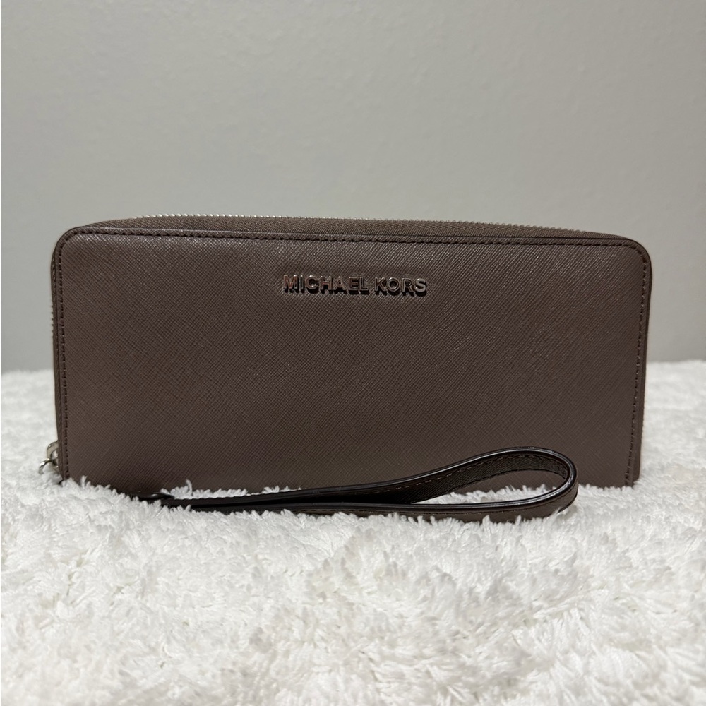 SOLD❣️ Michael Kors Cinder Continental Jet Set Travel Wallet Wristlet